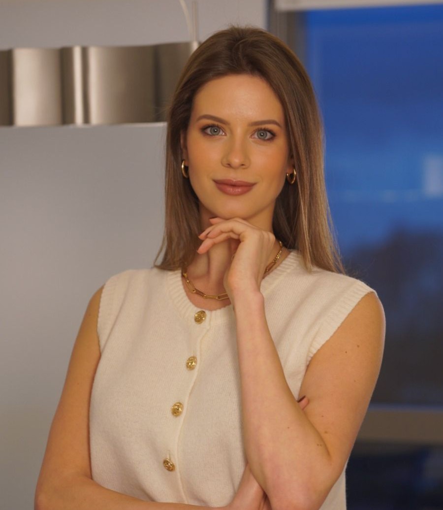 Marina Banzato em seu consultório